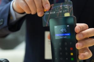 Karte an das Gerät halten und bezahlen - So einfach geht Bezahlen per NFC!
